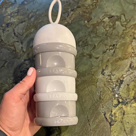 Béaba Gray Snack Container for Kids - Picture 1 of 3